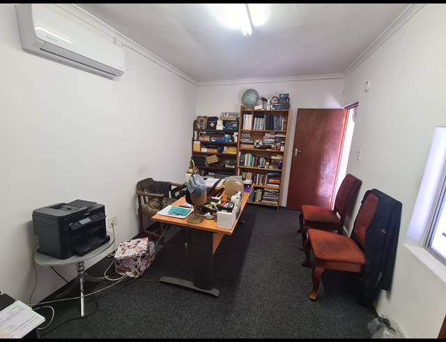 325M² WORKSHOP TO LET IN STIKLAND INDUSTRIAL